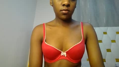 Snapshot of zariah011 chatting on 06/15/26, 09:06 zariah online show from 06/15/26, 09:06