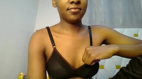 Snapshot of zariah011 chatting on 06/25/26, 05:12 zariah online show from 06/25/26, 05:12