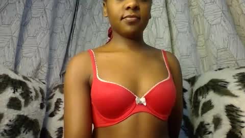 Snapshot of zariah011 chatting on 07/29/26, 09:35 zariah online show from 07/29/26, 09:35