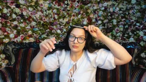 Zarifa online show from 10/15/25, 12:05