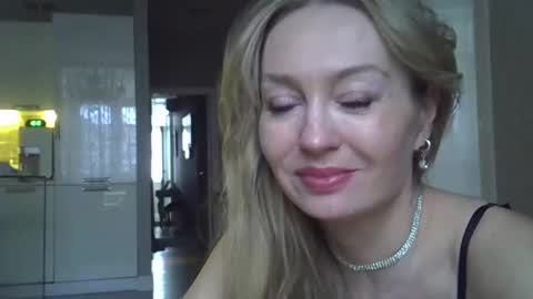 Zarina Swift online show from 01/20/25, 04:10