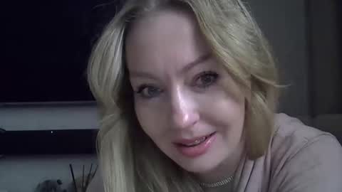 Zarina Swift online show from 02/19/25, 05:27