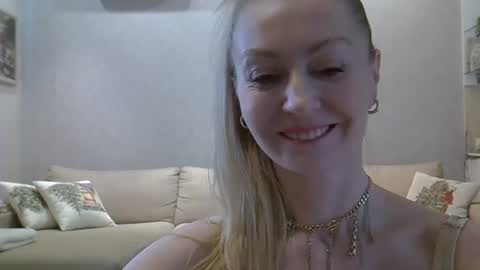 Zarina Swift online show from 03/31/26, 09:32
