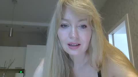Zarina Swift online show from 04/06/26, 04:46