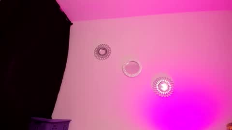 Snapshot of zaritha_li chatting on 11/05/25, 10:26 Zaritha Li online show from 11/05/25, 10:26