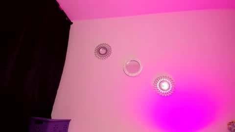 Snapshot of zaritha_li chatting on 11/06/25, 10:27 Zaritha Li online show from 11/06/25, 10:27