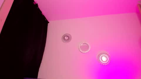 Snapshot of zaritha_li chatting on 11/12/25, 10:26 Zaritha Li online show from 11/12/25, 10:26