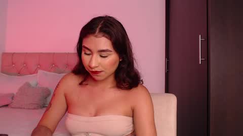 Snapshot of zayda23_ chatting on 06/10/26, 12:33 zayda online show from 06/10/26, 12:33