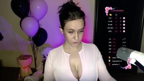 Snapshot of zaykaaa_11 chatting on 11/24/25, 07:57 Lina online show from 11/24/25, 07:57