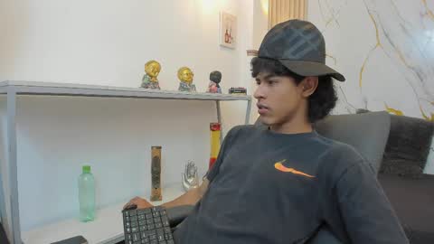 Snapshot of zayn_fox32 chatting on 04/02/26, 07:22 Zayn online show from 04/02/26, 07:22