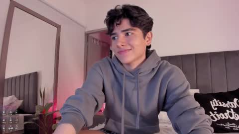 Snapshot of zayotto chatting on 12/21/25, 07:26 Hii im Zay. I save money for education. PVT Open. online show from 12/21/25, 07:26