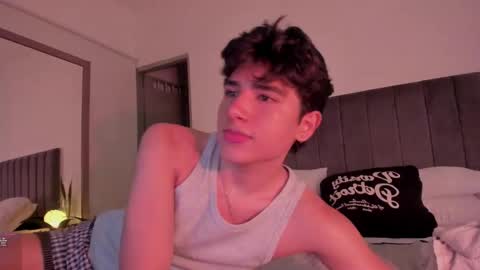 Snapshot of zayotto chatting on 02/25/26, 05:17 Hii im Zay. I save money for education. PVT Open. online show from 02/25/26, 05:17