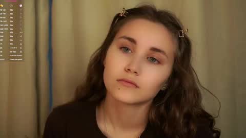 Emilia online show from 11/04/25, 01:27