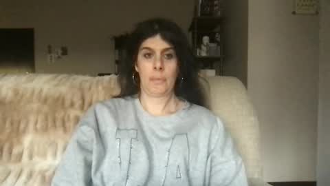 Snapshot of zeldasroom chatting on 12/19/25, 08:49 Zelda online show from 12/19/25, 08:49