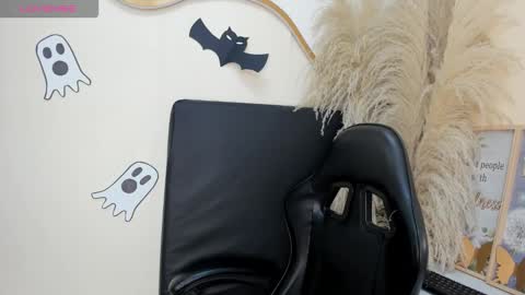 Zelene   online show from 10/11/25, 11:42