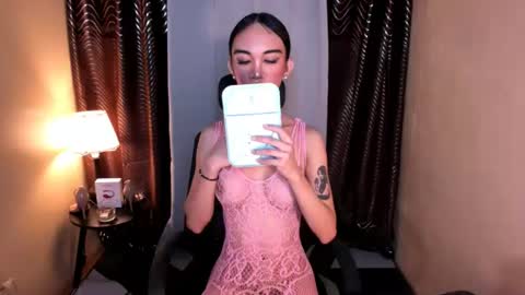 zella_maurice online show from 06/12/26, 12:04