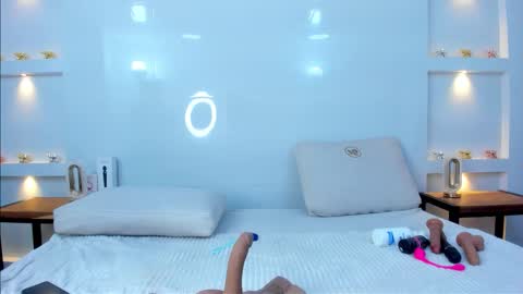 Zenda Evans online show from 09/30/25, 04:28