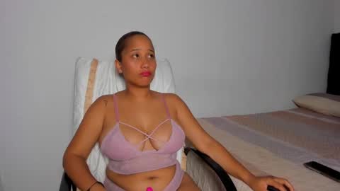 zendaya_kiman online show from 02/06/25, 08:50