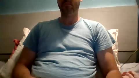 Snapshot of zeus00811 chatting on 10/10/25, 03:49 zeus online show from 10/10/25, 03:49