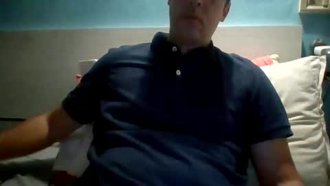 Snapshot of zeus00811 chatting on 10/15/25, 05:18 zeus online show from 10/15/25, 05:18