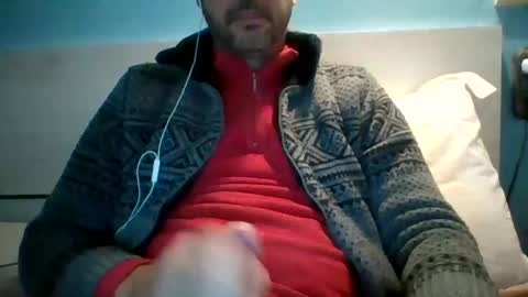 Snapshot of zeus00811 chatting on 10/25/25, 12:45 zeus online show from 10/25/25, 12:45