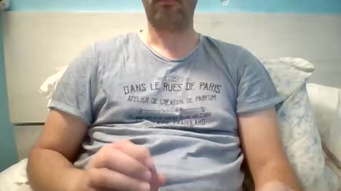 Snapshot of zeus00811 chatting on 11/17/25, 07:25 zeus online show from 11/17/25, 07:25