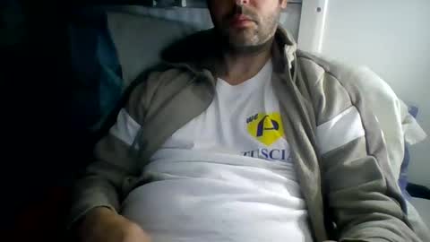 Snapshot of zeus00811 chatting on 11/22/25, 06:01 zeus online show from 11/22/25, 06:01