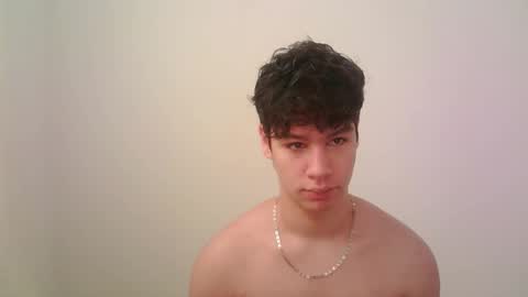 zeus_183 online show from 11/18/25, 12:53