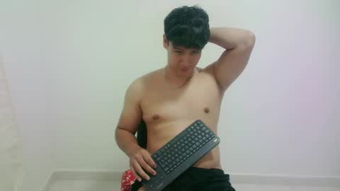 Snapshot of zeus_183 chatting on 04/24/26, 04:37 zeus_183 online show from 04/24/26, 04:37