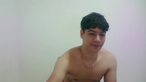 Snapshot of zeus_183 chatting on 04/25/26, 02:25 zeus_183 online show from 04/25/26, 02:25