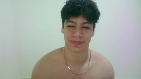 Snapshot of zeus_183 chatting on 05/10/26, 05:23 zeus_183 online show from 05/10/26, 05:23