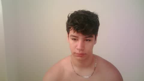Snapshot of zeus_183 chatting on 07/09/26, 12:42 zeus_183 online show from 07/09/26, 12:42