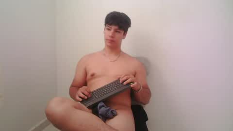 Snapshot of zeus_183 chatting on 07/19/26, 02:43 zeus_183 online show from 07/19/26, 02:43