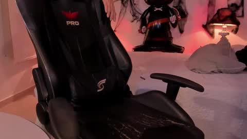 zeus_blaze online show from 10/04/25, 07:06