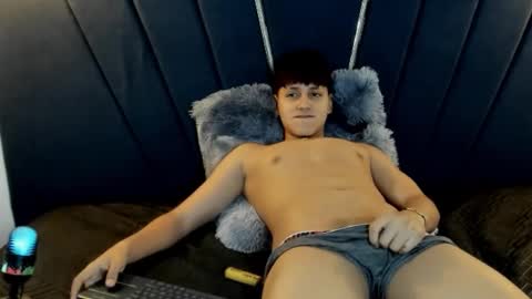 zeusapollofuck online show from 09/15/25, 08:53