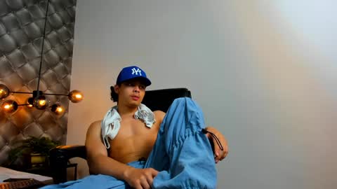 Snapshot of zeusjeff chatting on 12/06/24, 06:50 zeus online show from 12/06/24, 06:50