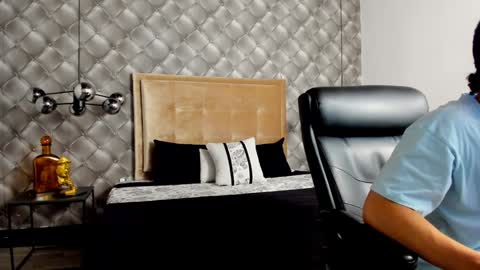 Snapshot of zeusjeff chatting on 12/26/24, 06:33 zeus online show from 12/26/24, 06:33