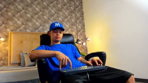 Snapshot of zeusjeff chatting on 01/02/25, 09:18 zeus online show from 01/02/25, 09:18