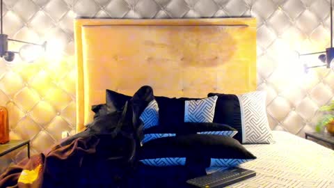 Snapshot of zeusjeff chatting on 01/14/25, 07:11 zeus online show from 01/14/25, 07:11