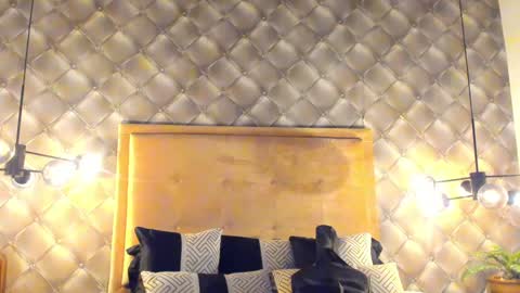 Snapshot of zeusjeff chatting on 01/15/25, 07:01 zeus online show from 01/15/25, 07:01