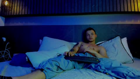 Snapshot of zeusjeff chatting on 02/07/25, 03:55 zeus online show from 02/07/25, 03:55