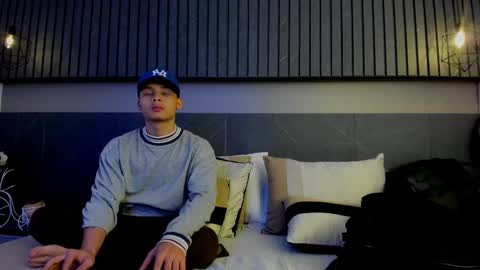 Snapshot of zeusjeff chatting on 02/13/25, 07:35 zeus online show from 02/13/25, 07:35