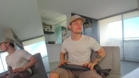 Snapshot of zeusjeff chatting on 09/20/25, 07:59 zeus online show from 09/20/25, 07:59