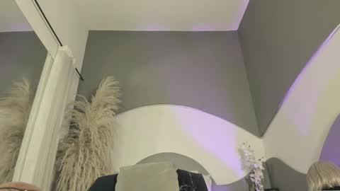 Snapshot of zhally_dee chatting on 05/25/26, 11:49 zhally_dee online show from 05/25/26, 11:49