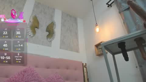 Snapshot of zhamira_21 chatting on 09/24/25, 10:35 ZHAMIRA ANDRES online show from 09/24/25, 10:35