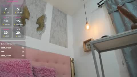 Snapshot of zhamira_21 chatting on 10/08/25, 11:02 ZHAMIRA ANDRES online show from 10/08/25, 11:02