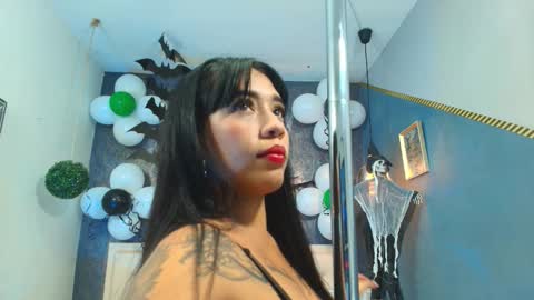 Snapshot of zhamira_21 chatting on 10/23/25, 10:08 ZHAMIRA ANDRES online show from 10/23/25, 10:08