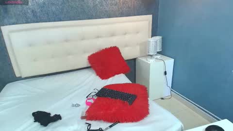 Snapshot of zhamira_21 chatting on 11/09/25, 05:22 ZHAMIRA ANDRES online show from 11/09/25, 05:22