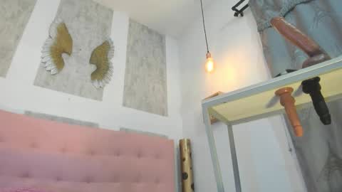 Snapshot of zhamira_21 chatting on 11/26/25, 11:50 ZHAMIRA ANDRES online show from 11/26/25, 11:50