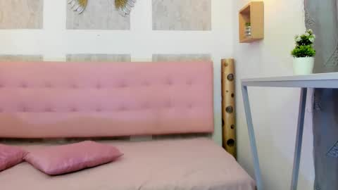 Snapshot of zhamira_21 chatting on 01/10/26, 08:54 ZHAMIRA ANDRES online show from 01/10/26, 08:54